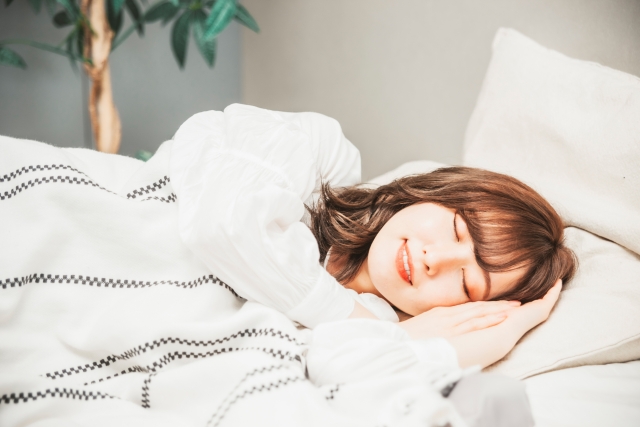『よく寝る人は老けない』と言われる理由を徹底解説！睡眠が美容と健康に与える驚きの効果