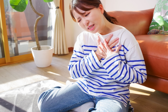 雨の日に息苦しいと感じる原因とは